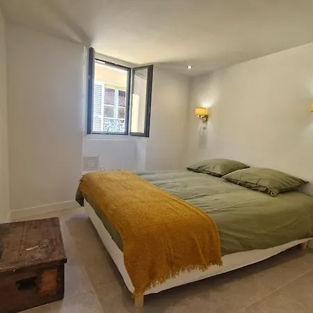 2p Atypique Et Lumineux - Vieille De Appartement