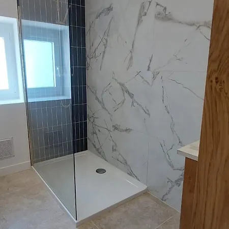 Appartement 2p Atypique Et Lumineux - Vieille De *