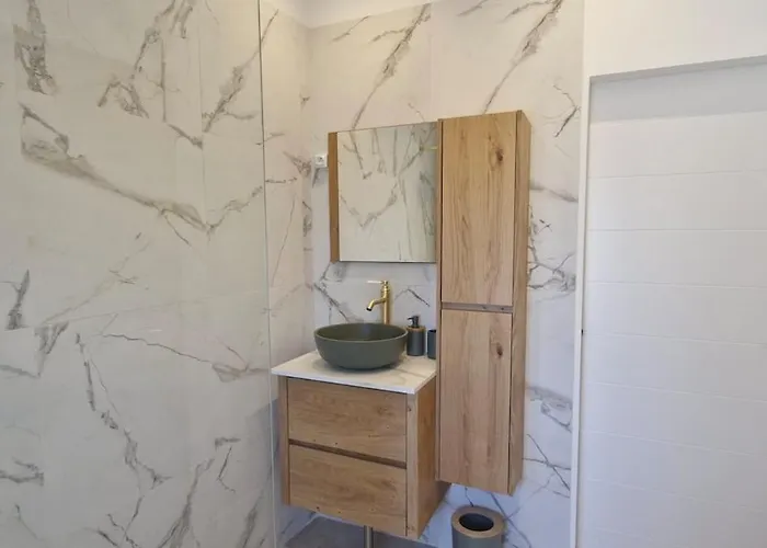 Appartement 2p Atypique Et Lumineux - Vieille De